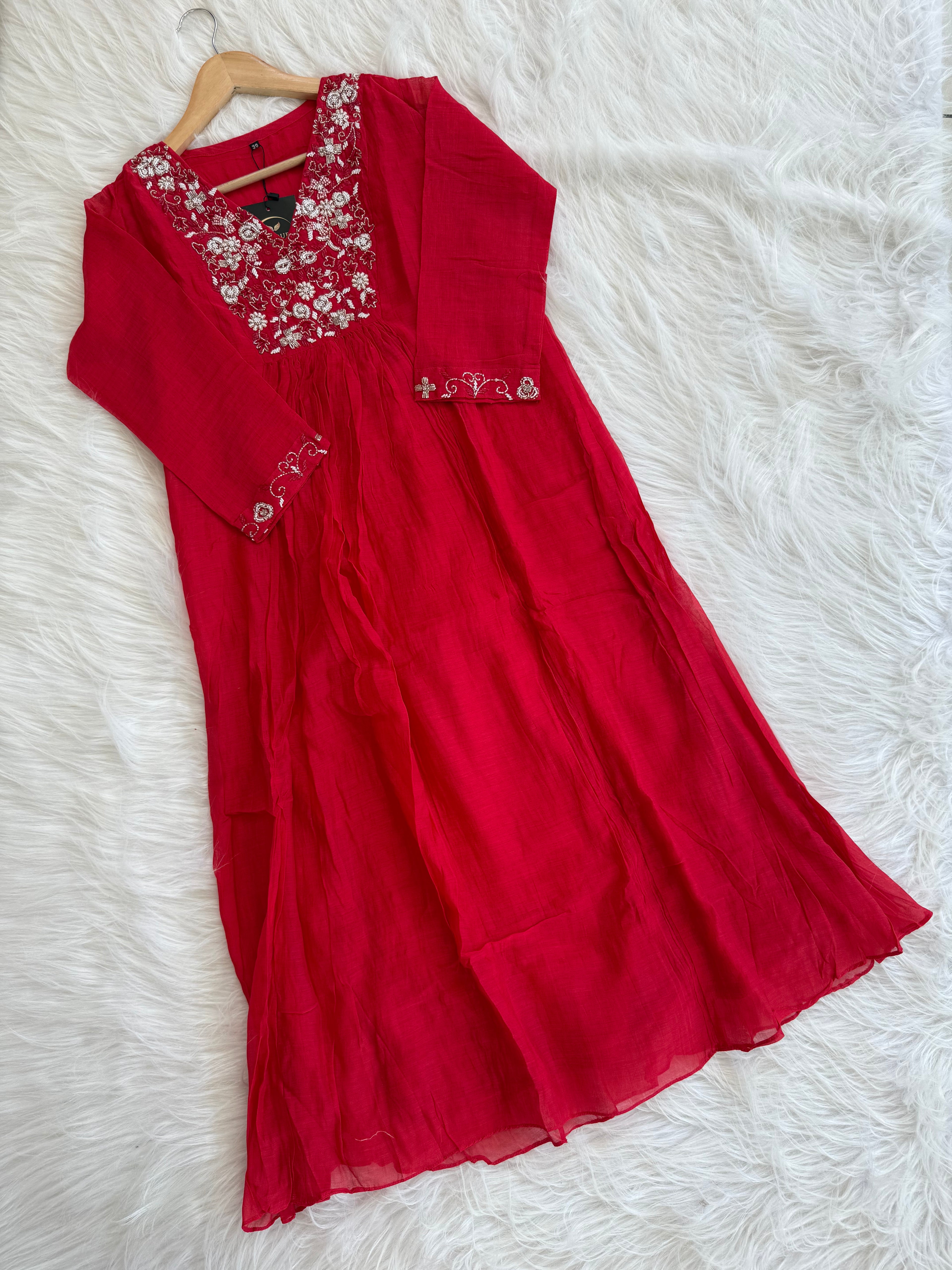RED BLOOM ETHNIC SUIT
