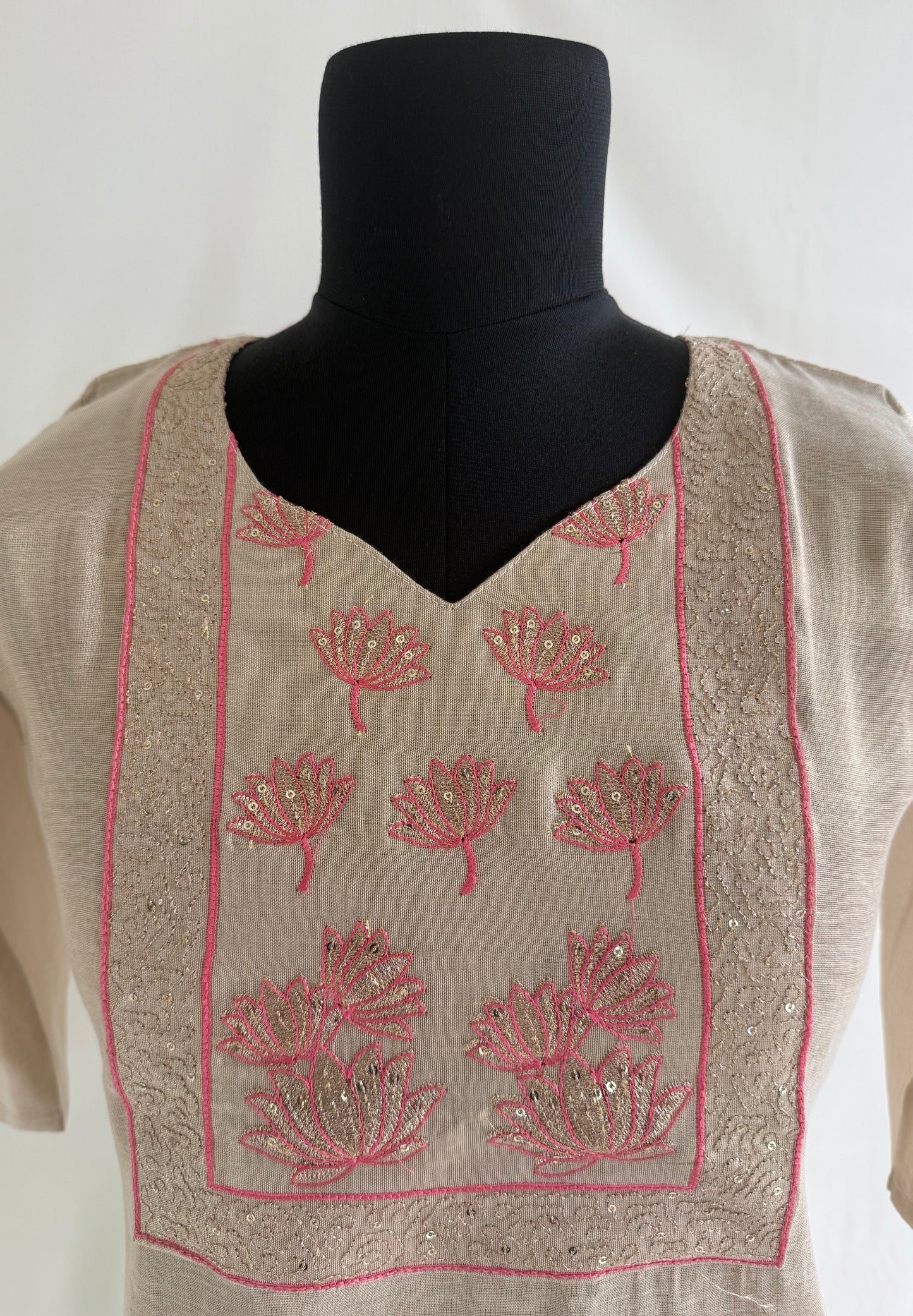 KASAVU LOTUS KURTI-6009